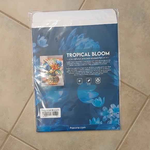 Tropical Bloom Pop-Up Flower Bouquet Card - Picture 9 of 9